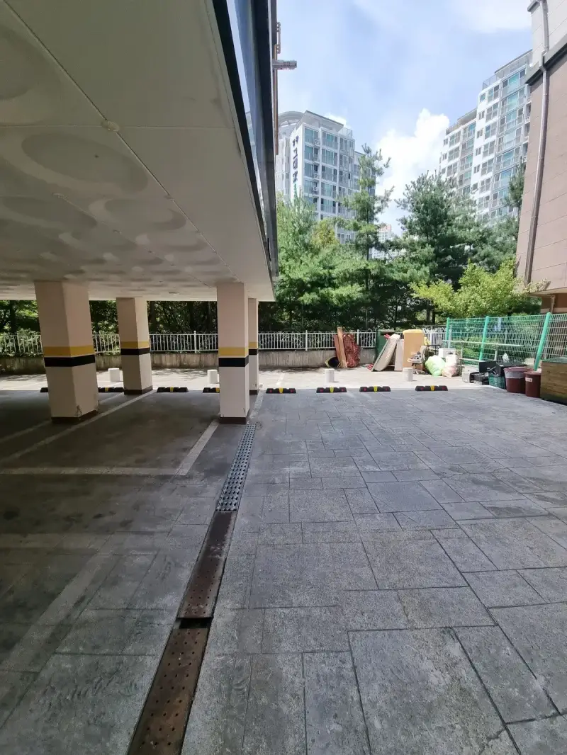 앵커볼트 고정 주차스토퍼 시공 완료